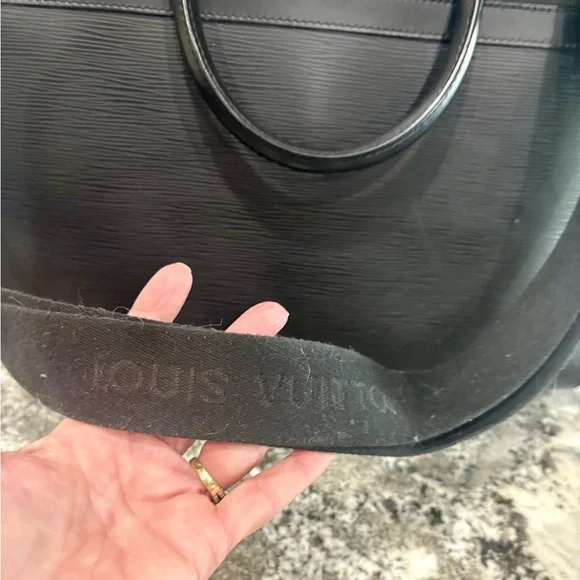 Louis Vuitton Epi Leather Briefcase/Satchel. Fast shipping. - Picture 8 of 13